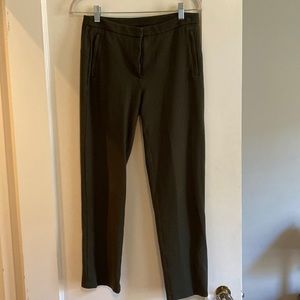 EUC Lululemon olive green trousers size 6
